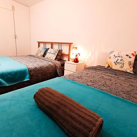 By Plaza Real Budget Rooms Barcelona Exterior foto